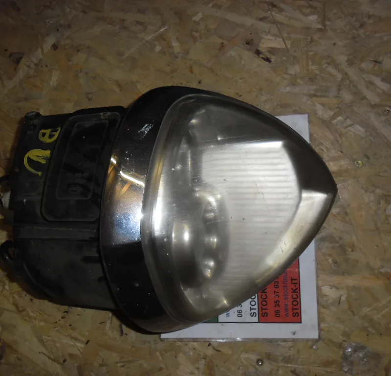 Phare Avant Droit Lancia Thesis
