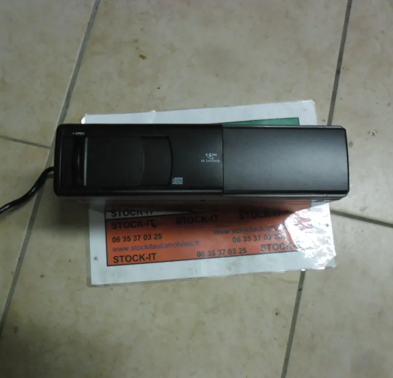 Chargeur CD Audio boite a gants Thesis
