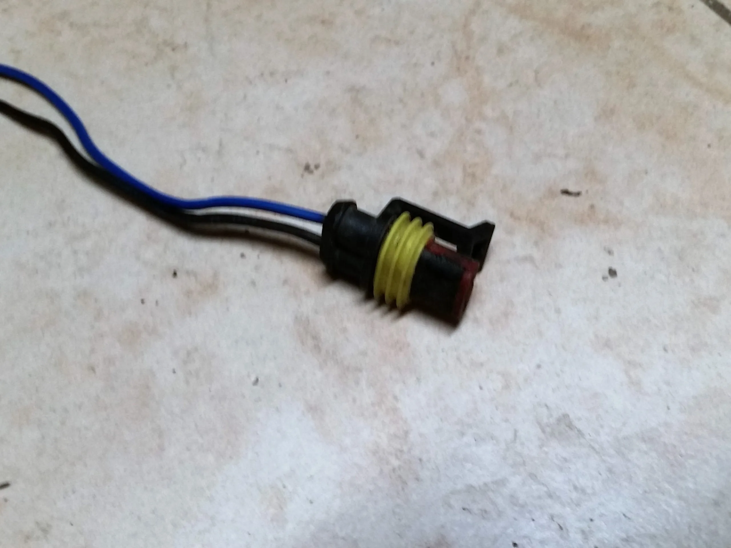 Connecteur a deux broches pour contacteur / ampoule de recul (prise avec 10cm de fil)