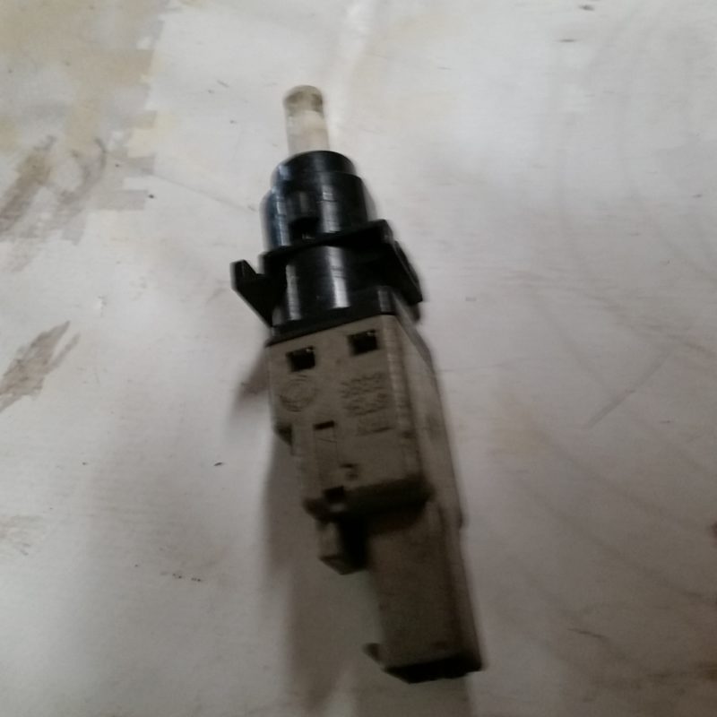 Contacteur de pédale d'embrayage 159