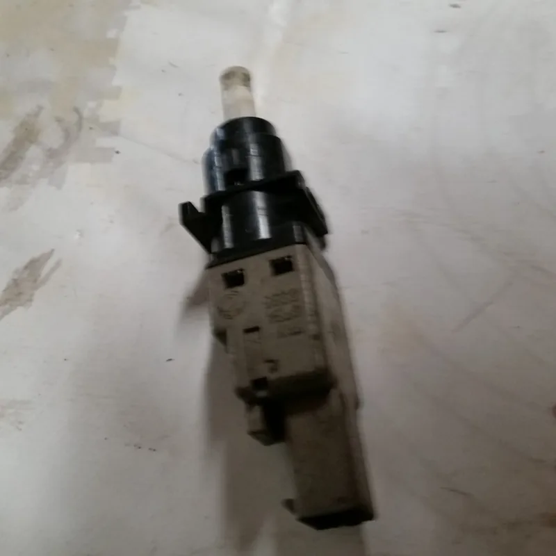 Contacteur de pédale d'embrayage 159
