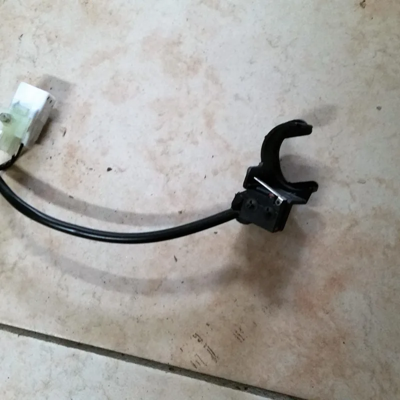 Microswitch de serrure de malle arrière 166