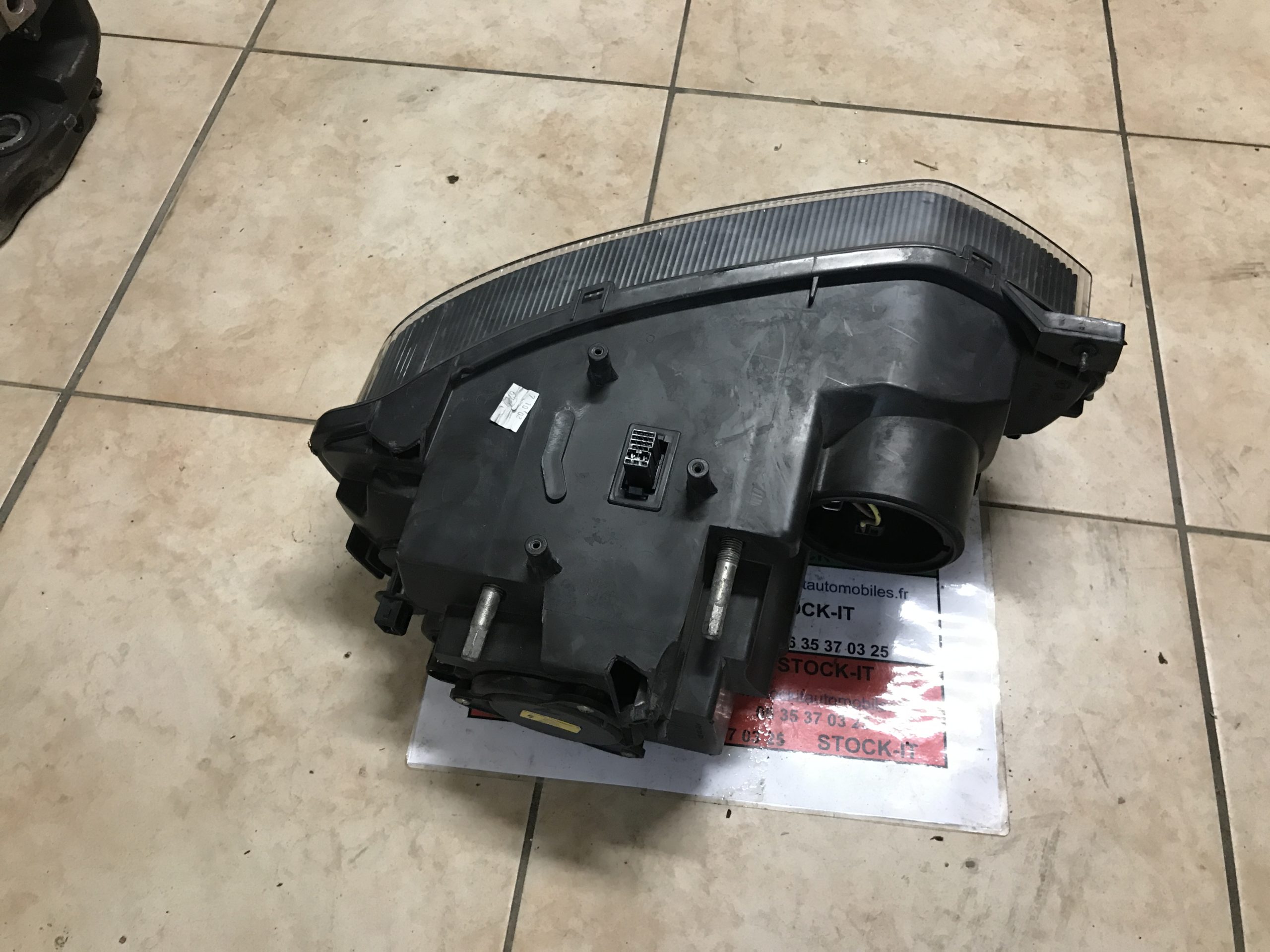 Phare Xenon Alfa 156 GTA AVD (une fixation cassée) – Image 3