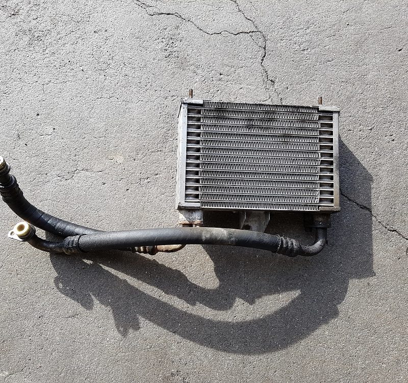 Radiateur d'huile moteur 147 / GT 1.9 JTD 16v avec Durits