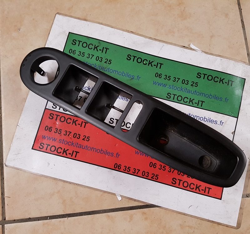Platine support de bouton de lève vitre conducteur 159 Noire