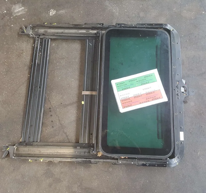 Toit ouvrant Alfa 166 vitré avec moteur