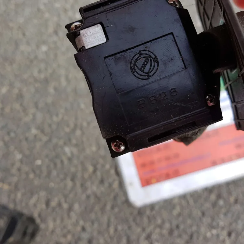 Commande clignotant Lancia Delta B826