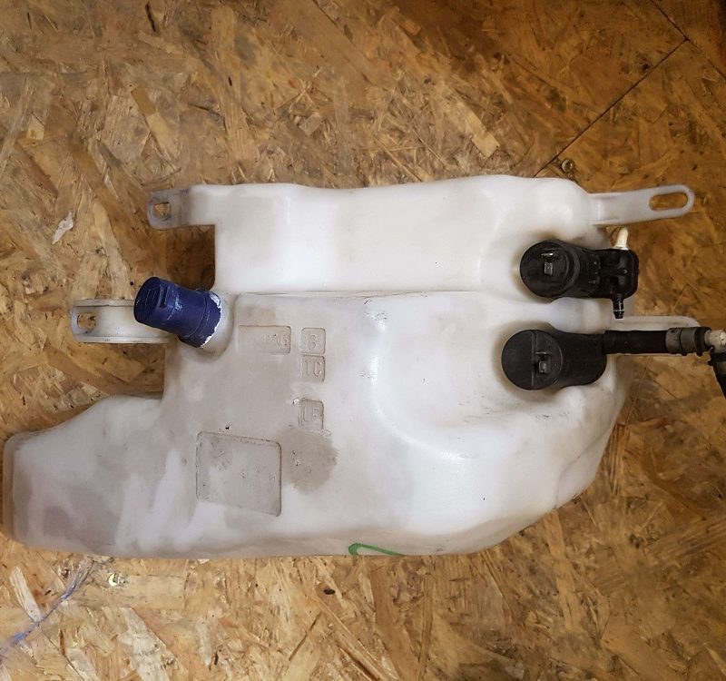 Bocal lave glace avec pompe lave phare 147 / 156 / GT