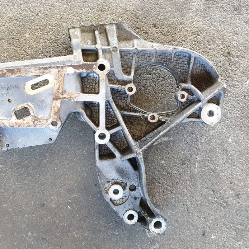 Support moteur coté distribution 1.9 JTD 115