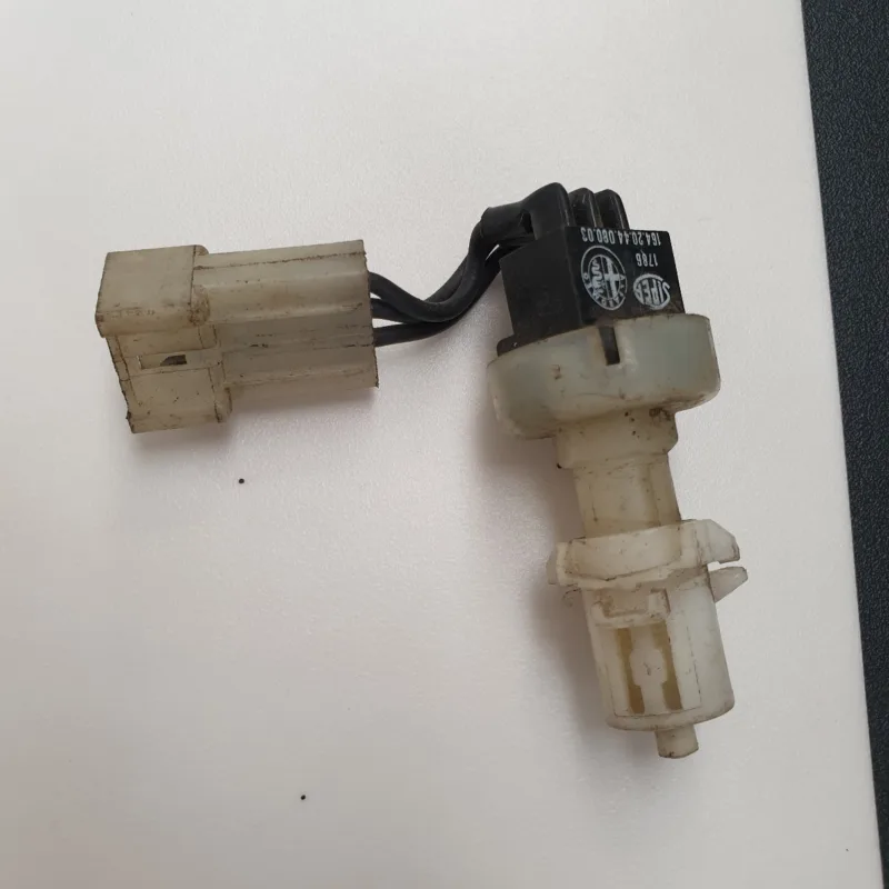 Contacteur pédale de frein Alfa 164