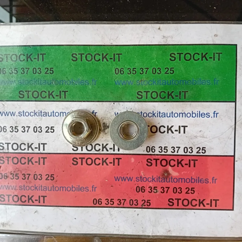 50510853 Écrou fusée