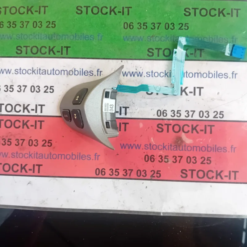 06016021 Commande pour volant côté droit