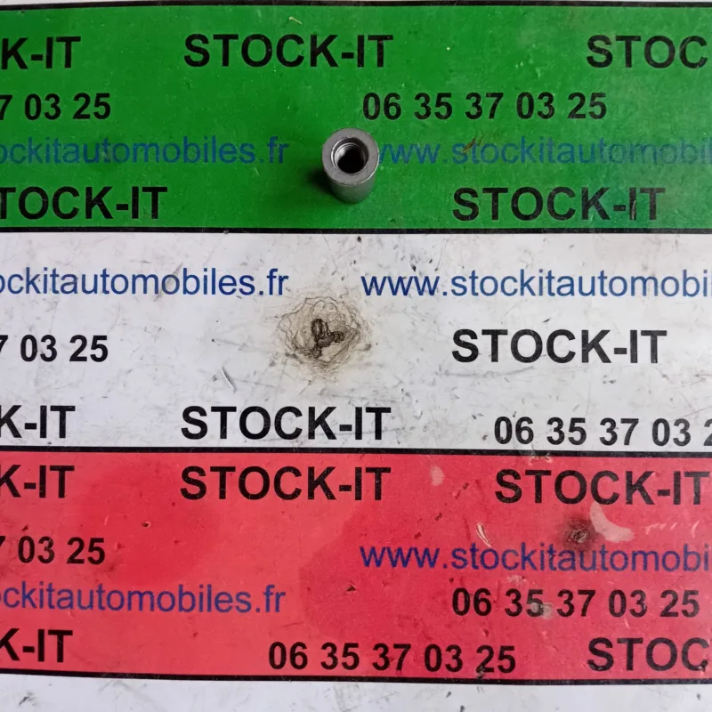 9635134680 	ECROU INJECTEUR