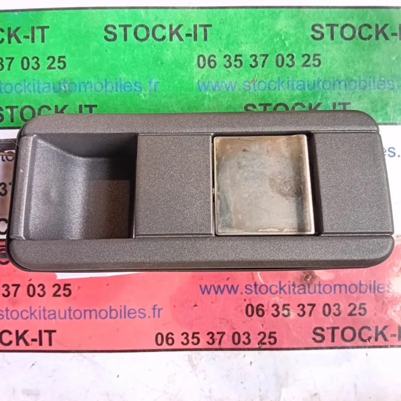 60701182 Poignée  de porte avant