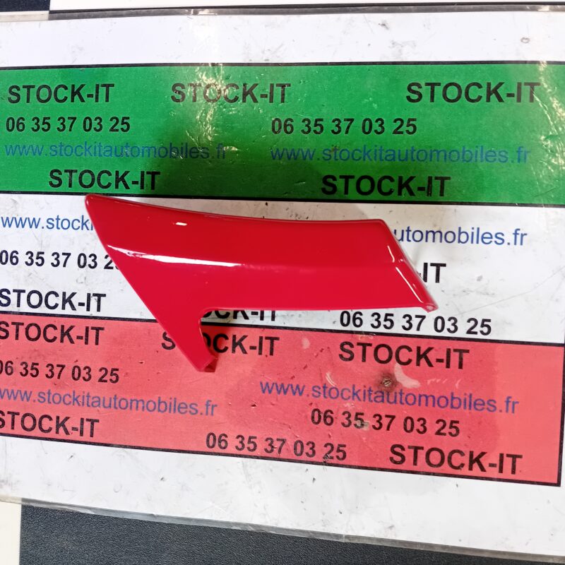 1612478307 Aile de moulage avant gauche