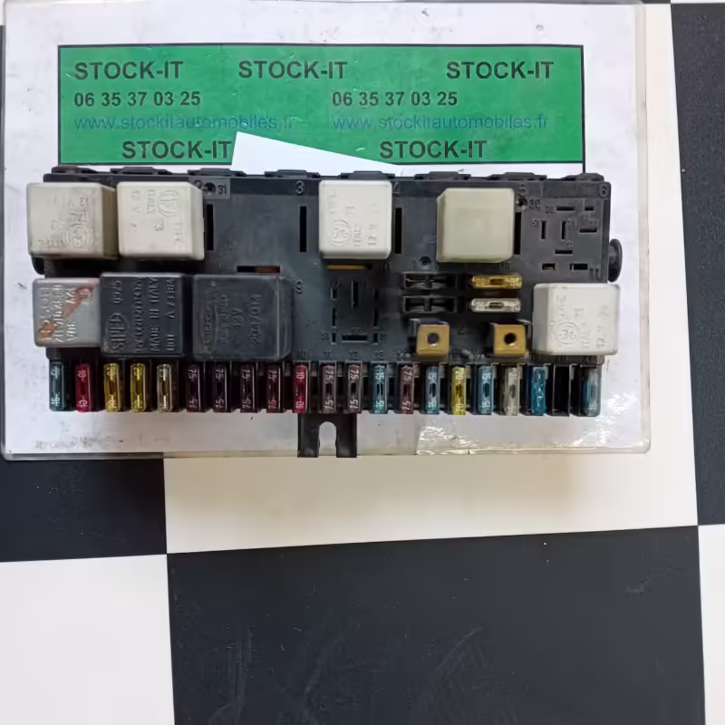 161004003001 Boîte d'unité de commande de fusibles d'origine Alfa Romeo 75