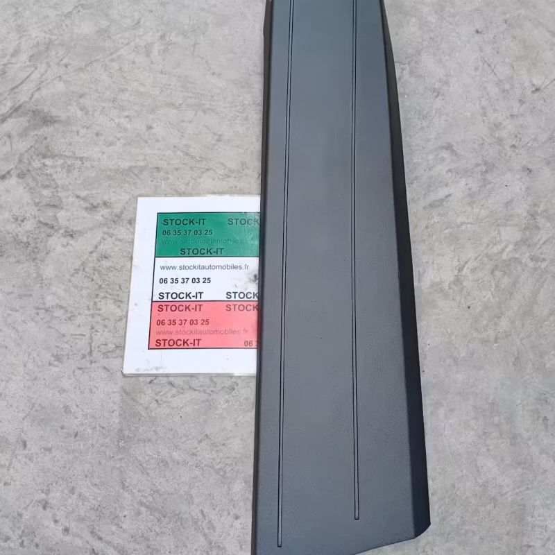 60734481 Moulure de pare-chocs arrière gauche pour Alfa Roméo Alfetta