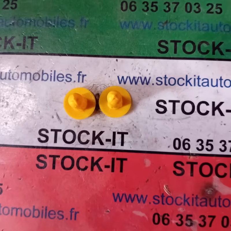 60583806 .Clip douille pour panneau de porte