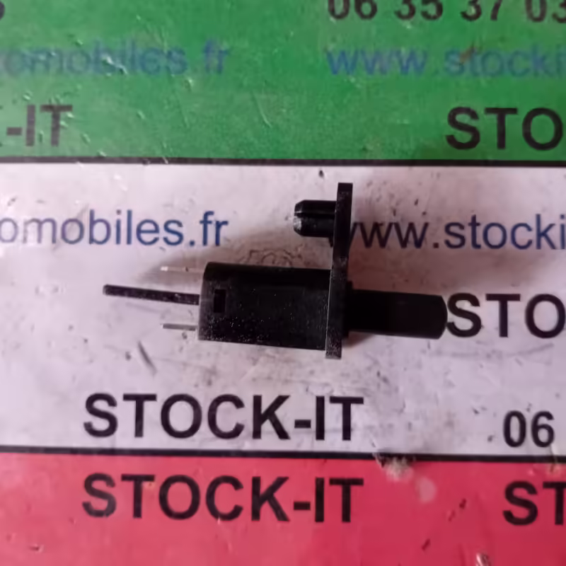 INTERRUPTEUR D'ÉCLAIRAGE DE COFFRE ALFA ROMÉO 164