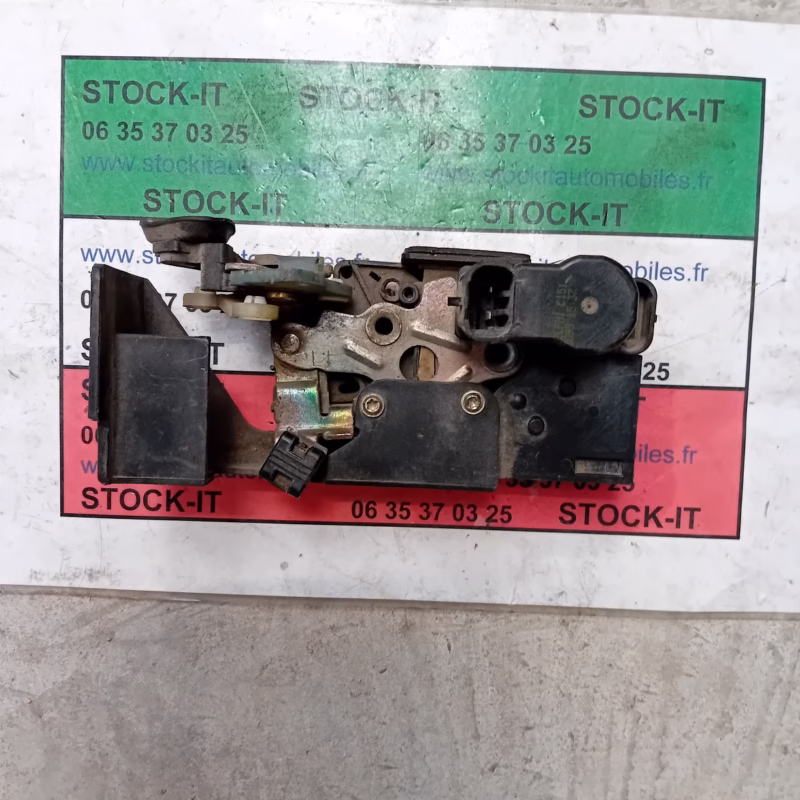 Serrure De Porte Arrière Gauche Alfa Romeo156 16828898