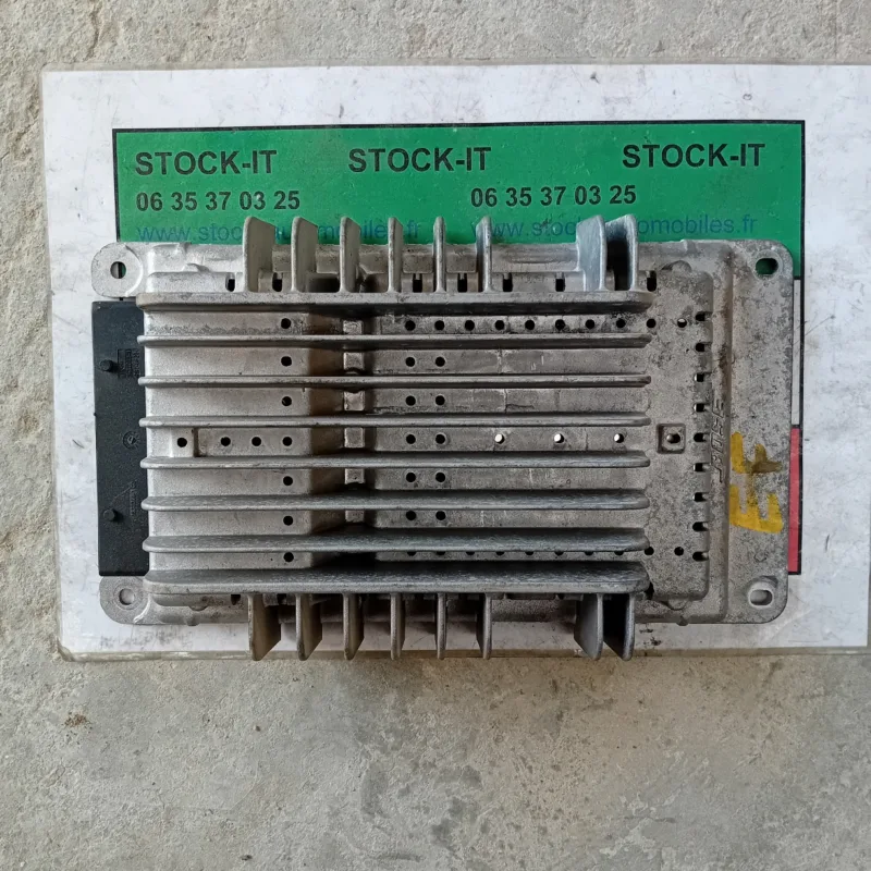 Amplificateur audio ALFA ROMÉO GT COUPE 606833250