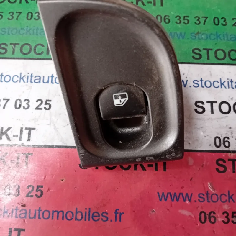 Commande de lève vitre arrière droit LANCIA Thesis