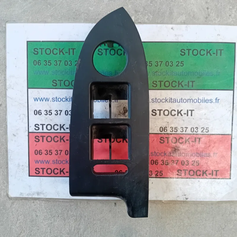 PLATINE COMMANDE BOUTON DE LÈVE VITRE AVANT GAUCHE