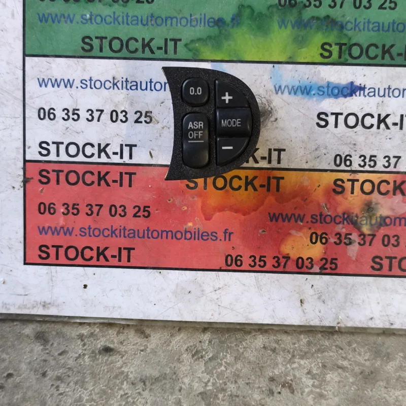 Commande de volant droite Alfa Roméo 147 156070554