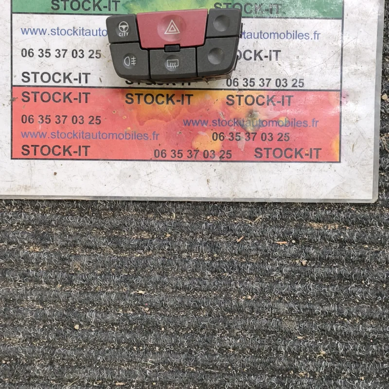 Bouton de warning FIAT PANDA 2 735357113