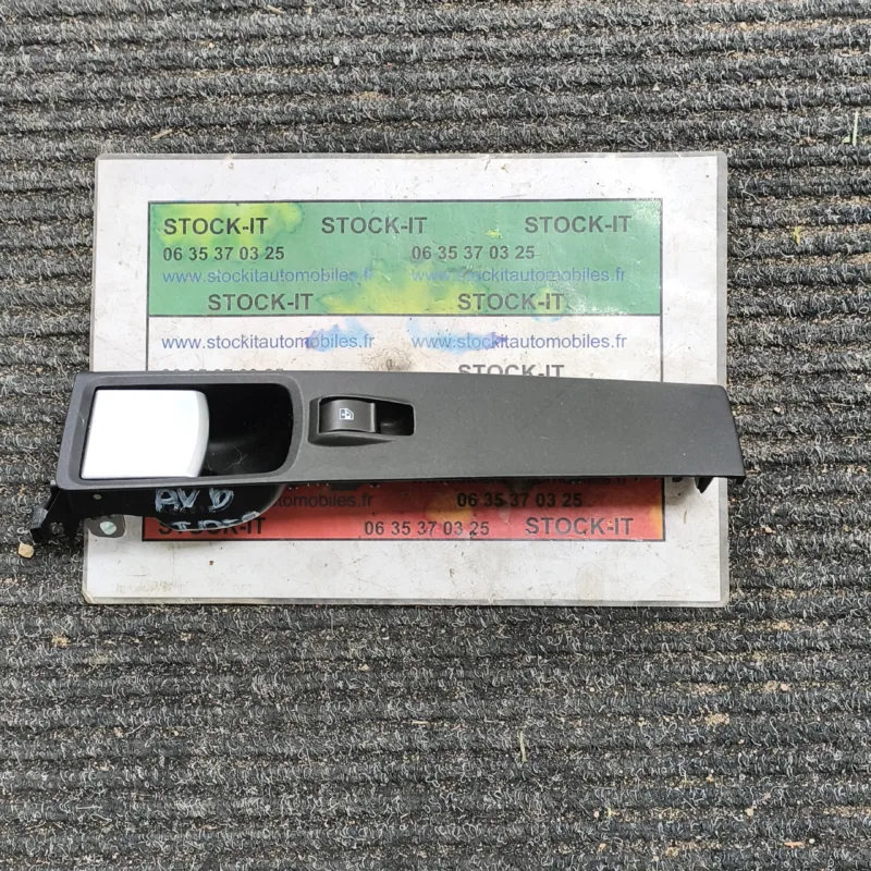 Poignée de porte intérieur AVD avec bouton lève vitre IDEA