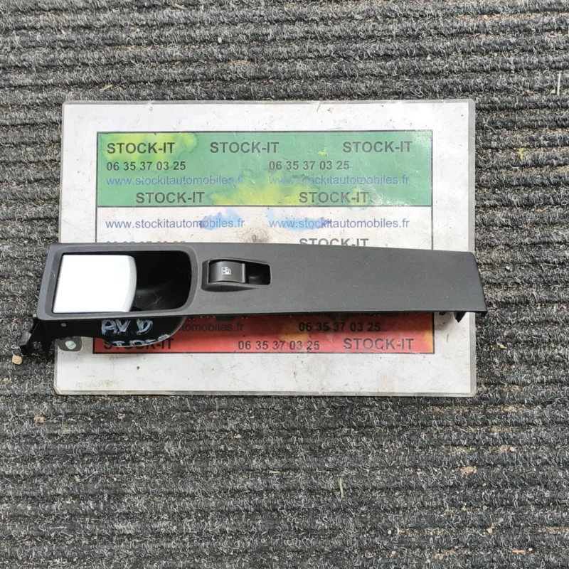 Poignée de porte intérieur AVD avec bouton lève vitre IDEA