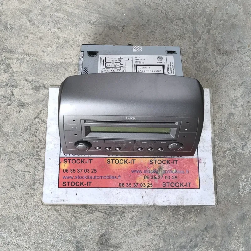 Auto radio LANCIA YPSILON 7646318316 + Façade