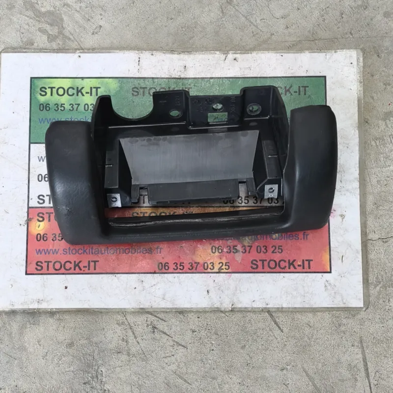 Maserati Quattroporte  cadre cendrier arrière 67563700