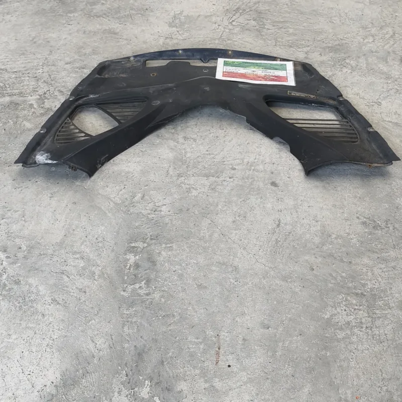Maserati Quattroporte Panneau de protection avant du moteur 067065000