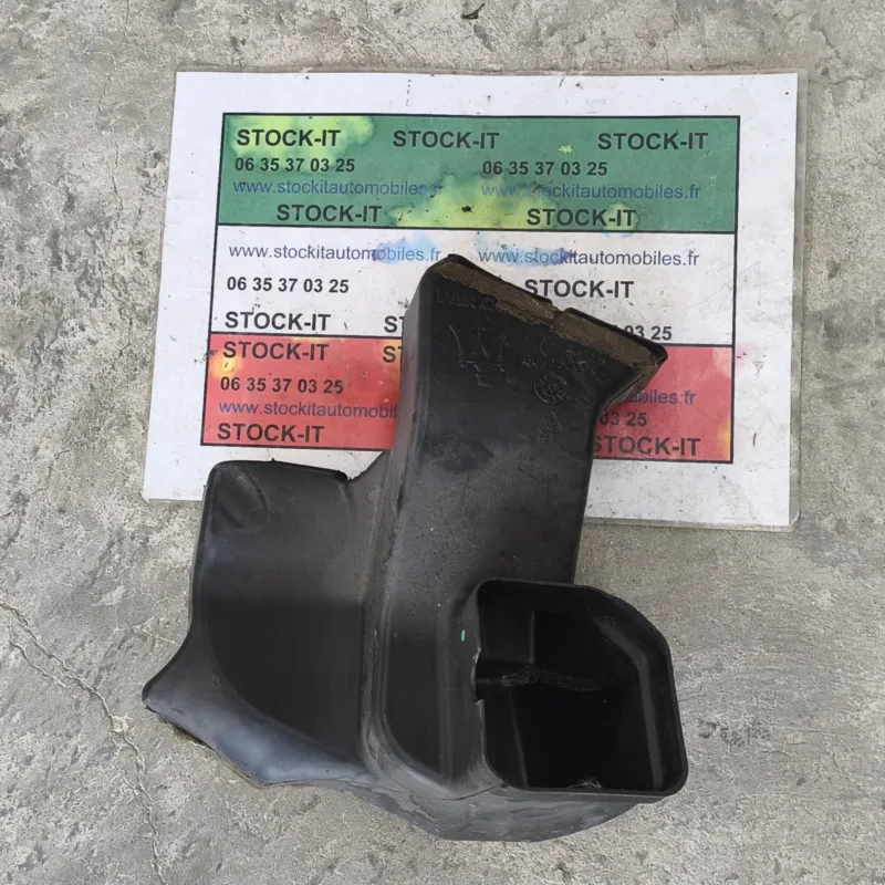Maserati Quattroporte - Conduit d'air avant gauche n° 66525200