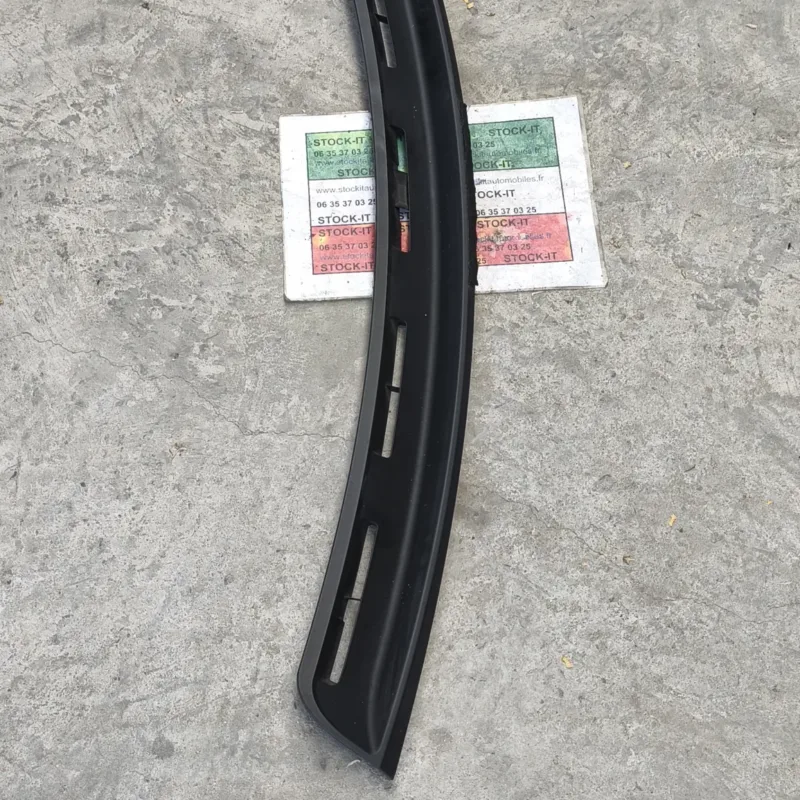 Maserati Quattroporte  Avant Grille d'aération centrale 66523800