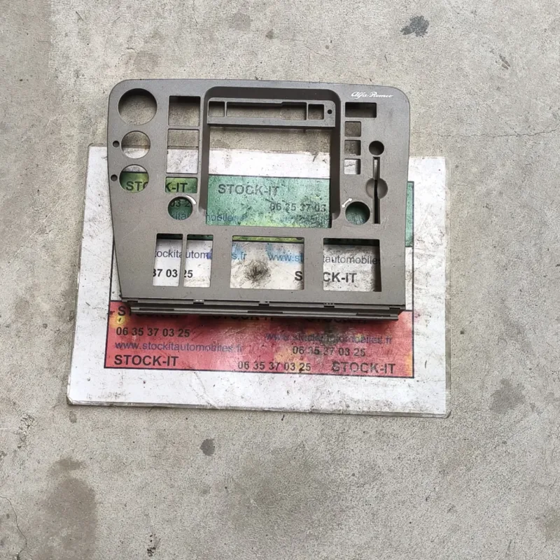 6561107651 panneau radio alpha Roméo 166 gris