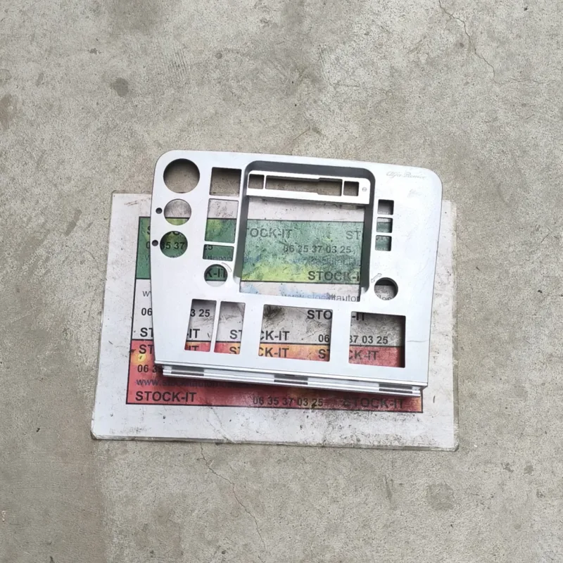 Façade auto-radio cd ALFA ROMÉO 166 6561107664