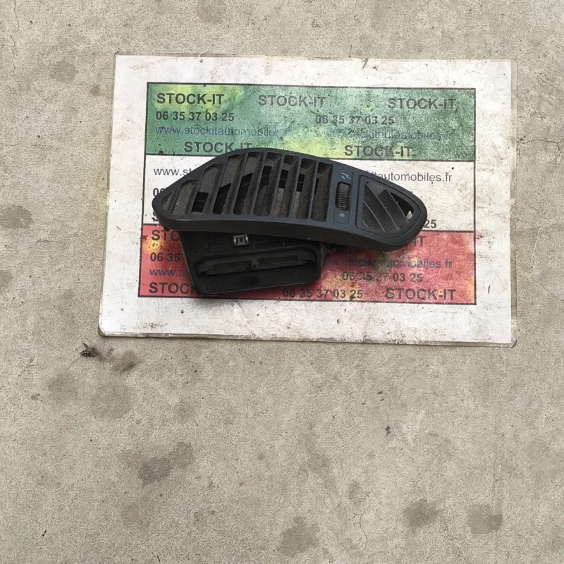 Grille d'aération droite Alfa Roméo 164 224792