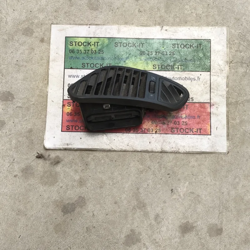 Grille d'aération droite Alfa Roméo 164 224792