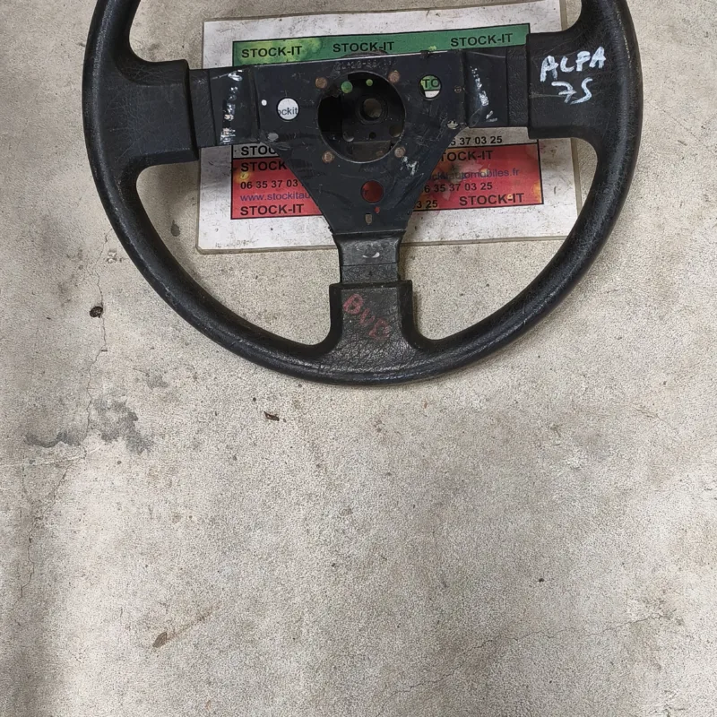 volant alfa cuir  Roméo 75