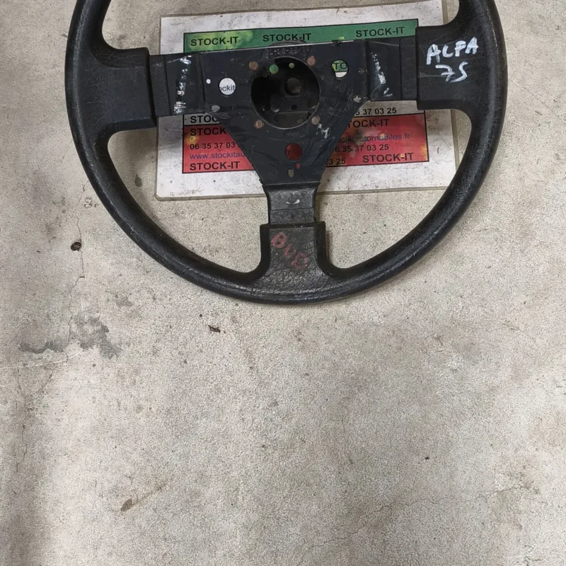 volant alfa cuir  Roméo 75