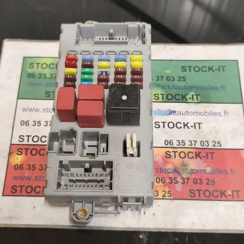 Boîtier Fusibles  Lancia Musa 51799306