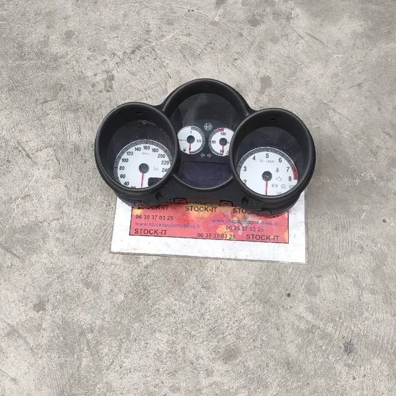 156050196 Alfa Romeo GT Compteur de vitesse tableau ...