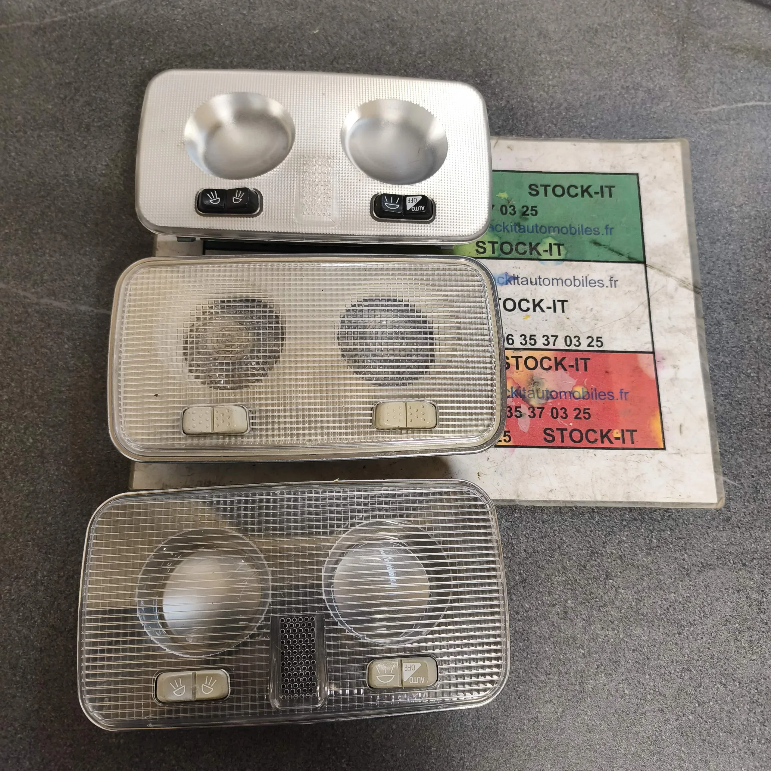 0884200 Plafonnier d'éclairage intérieur avant ou arrière – Image 2