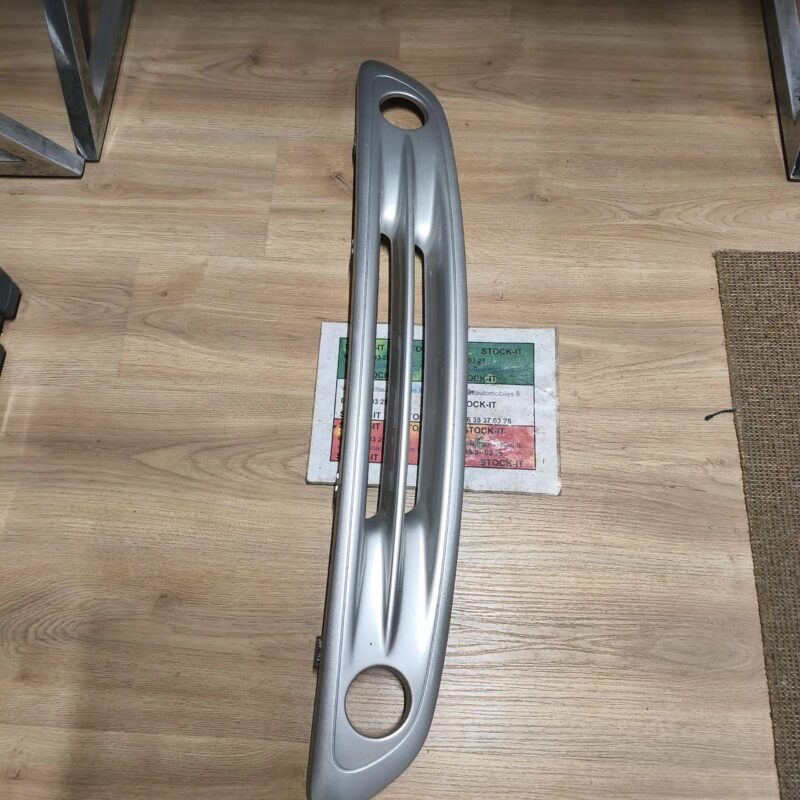 000 1744 Grille de calandre avant SMART